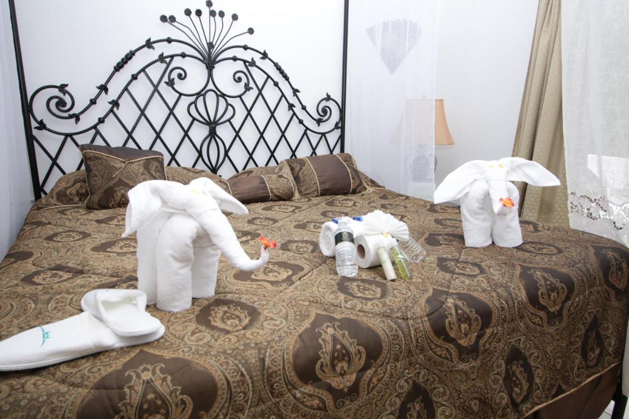 Hotel Palacio Canton Valladolid  Bagian luar foto